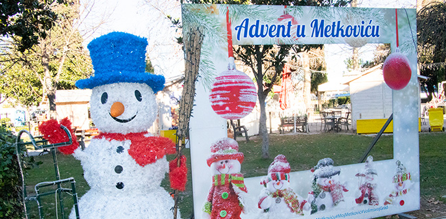 Objava PONOVLJENOG javnog poziva za prikupljanje ponuda za zakup božićnih kućica za Advent u Metkoviću